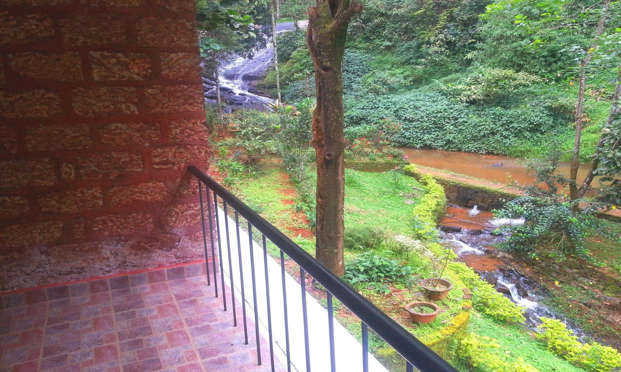 Falling Waters Муннар Экстерьер фото